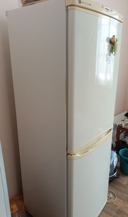 LG холодильник. ..