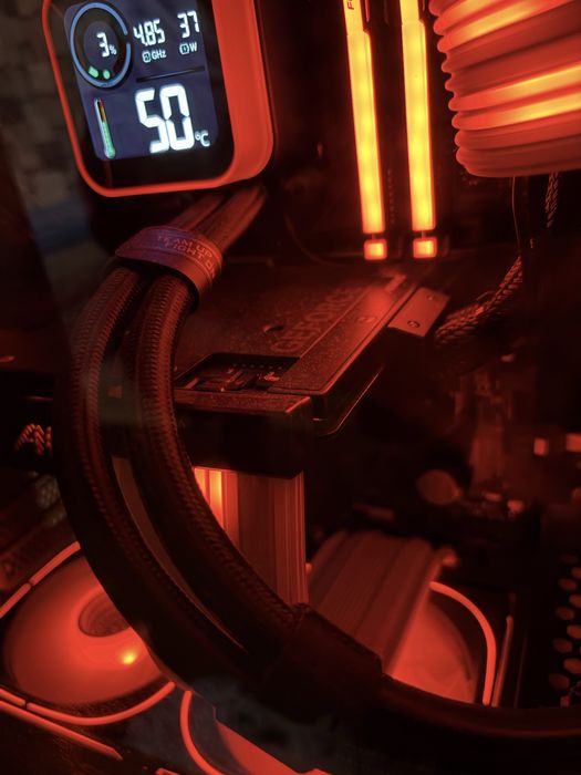 Видеокарта Aorus RTX 5080 Xtreame waterforce 16G