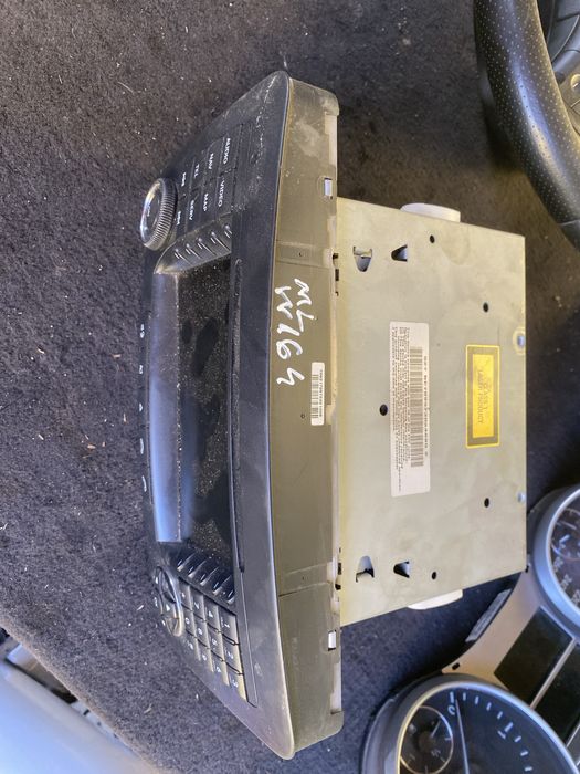 Radio CD Navigatie Mercedes ML W164 Pret 1300 lei