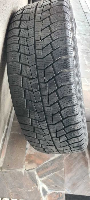 Vând roți + capace de roți pe 16.