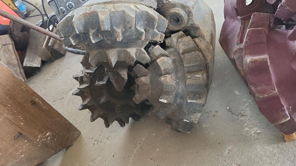 Сондажно триролково длето 393мм