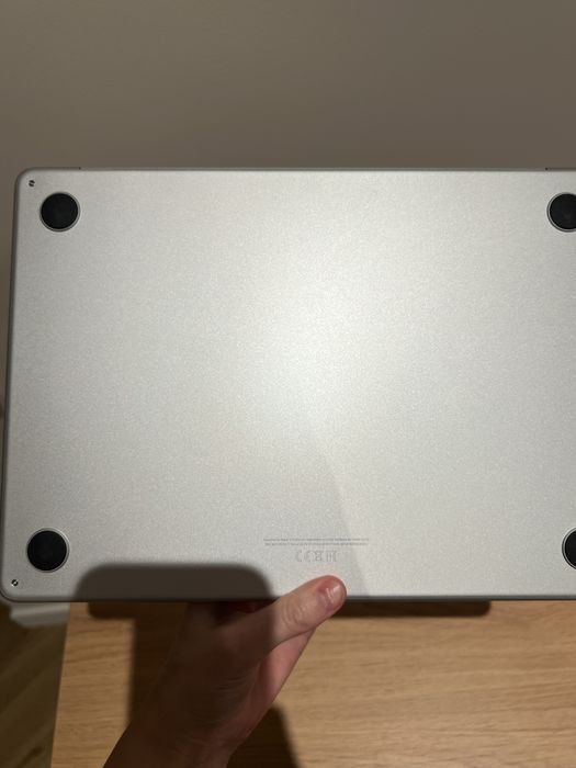 Продам macbook air 16 gb 256  чип м3