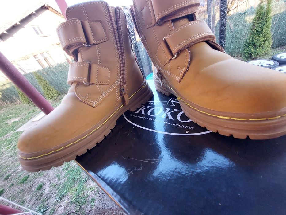 Ботуши за момче.