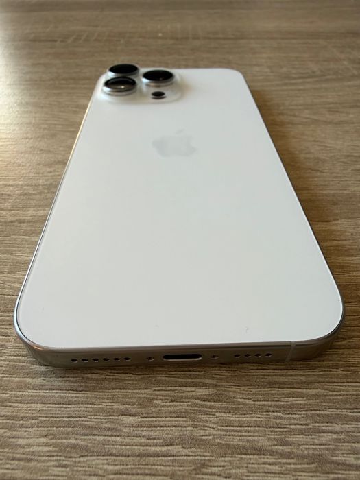 iPhone 16 Pro Max - 2+год гаранция, 100% батерия, оригинален кейс