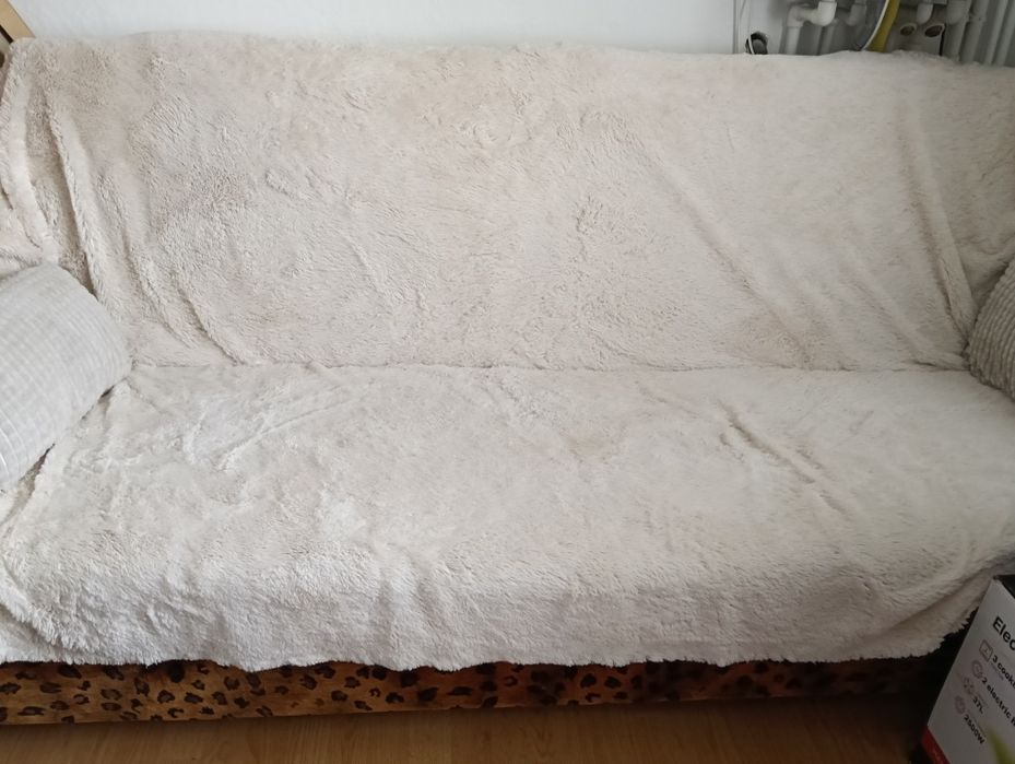 Canapea + doua fotolii, se vând împreună sau separat
