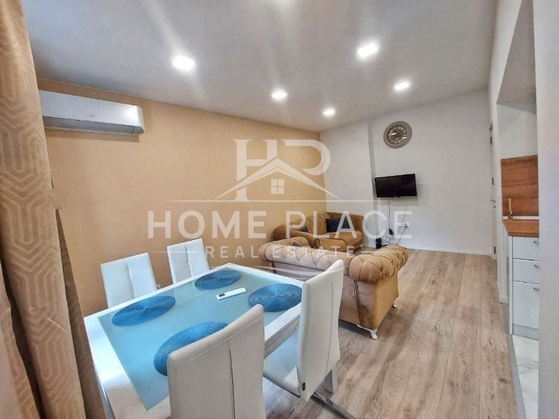 Дава се под наем Тристаен апартамент в Варна, Център - 91 кв.м за 997.05 € - Снимка #2