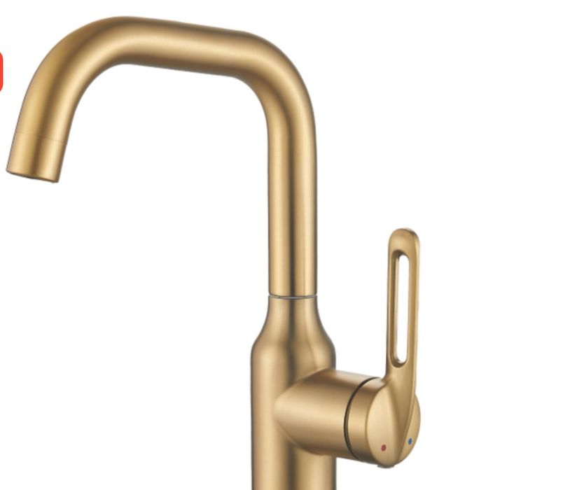 Продам сместитель матовое золото