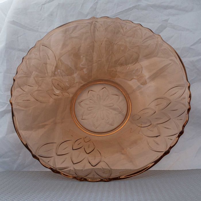 Стъклени чинии, купи, купички, чаши