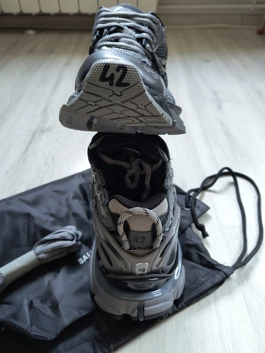 Balenciaga runner grey 42
