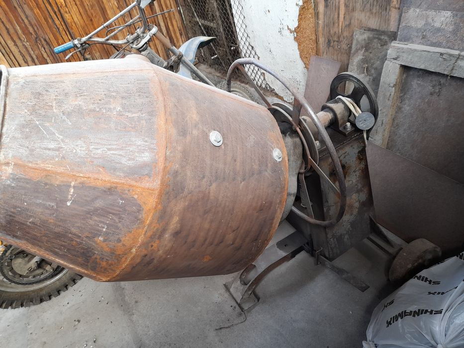 Продам редуктор и вал