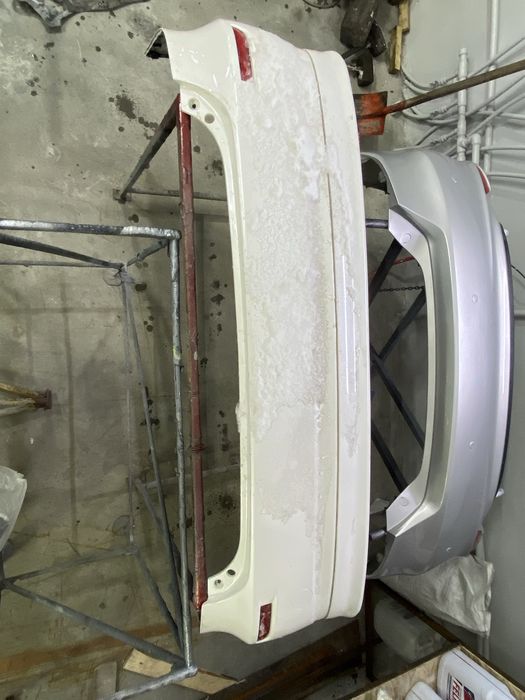 Бампер заднйи эстима