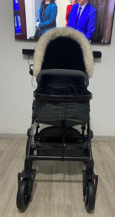 Срочно продам детскую коляску