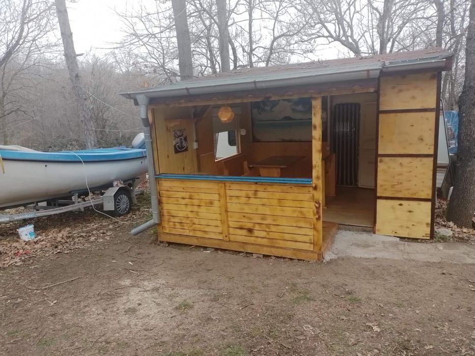 Каравана обзаведена