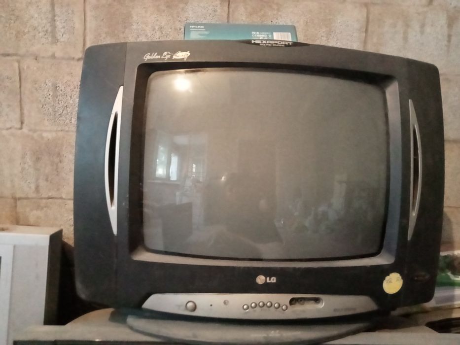 Телевизор на запчасти