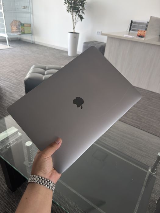 MacBook Pro 16/512 gb touch bar 2017