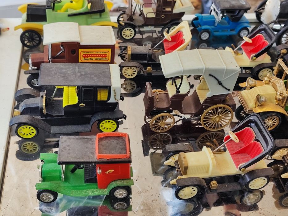 Лот пластмасови колички