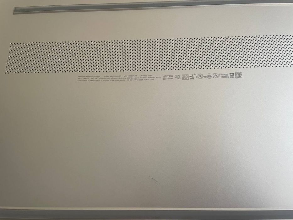 Новый купленный в США HP лаптоп Модель 15-dy2005tg с сенсорным экраном