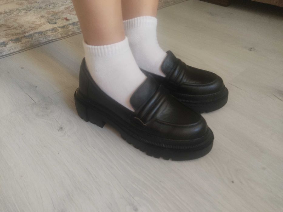 Кожаные лоферы 36,5 размер