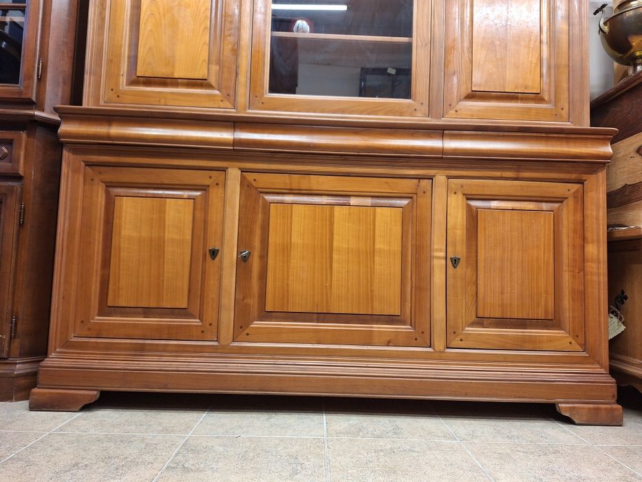 Луксозен трапезен бюфет череша масив