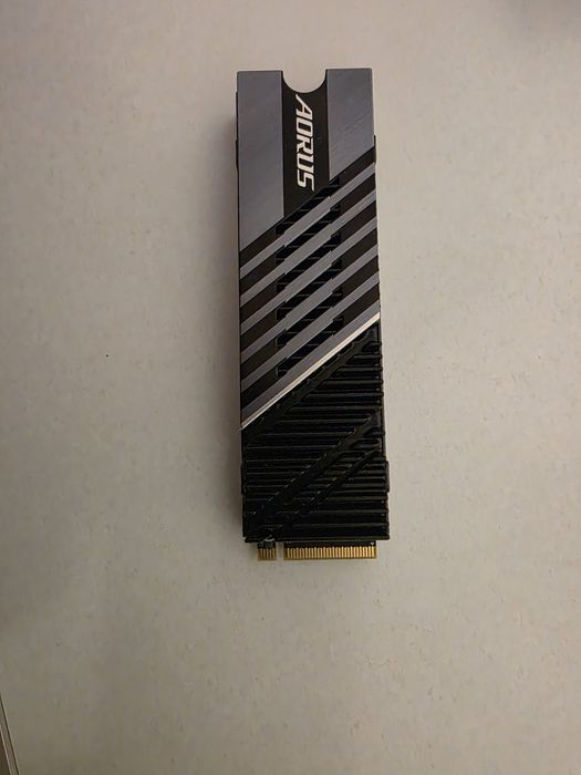 SSD Gigabyte AORUS 7300, 2TB NVMe PCIe 4.0 (7300MB/s) - Ideal PS5 / PC