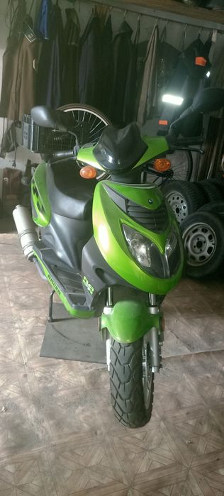 Продам скутер "RACER"