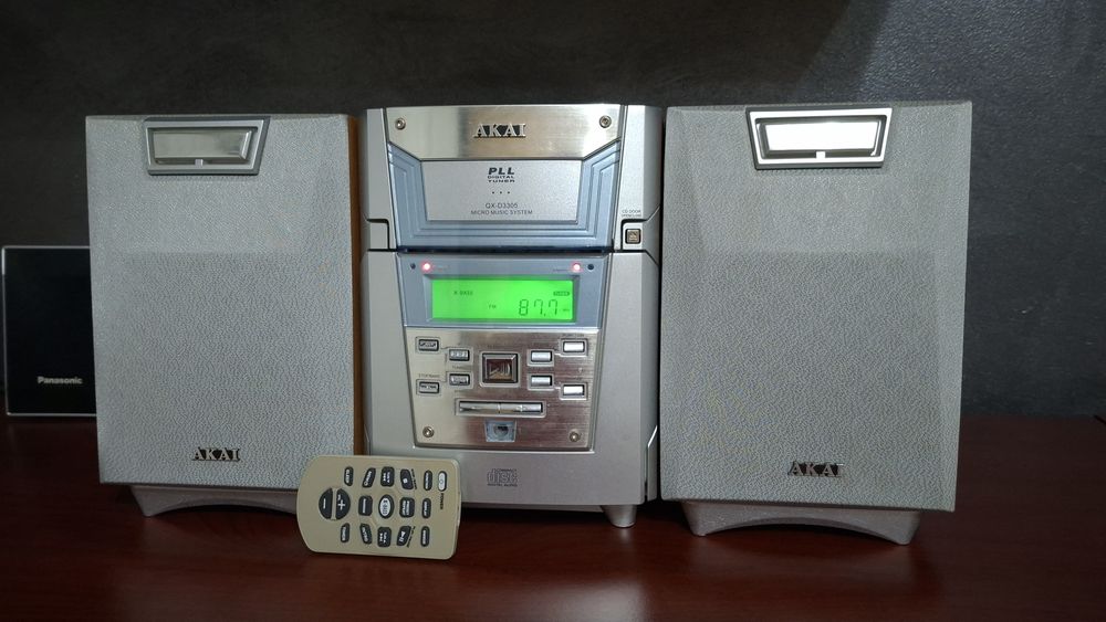 Combina muzicala Akai radio cd aux si telecomandă
