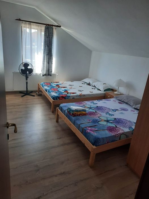 Închiriez cabane laumar 1 , 2 și 3