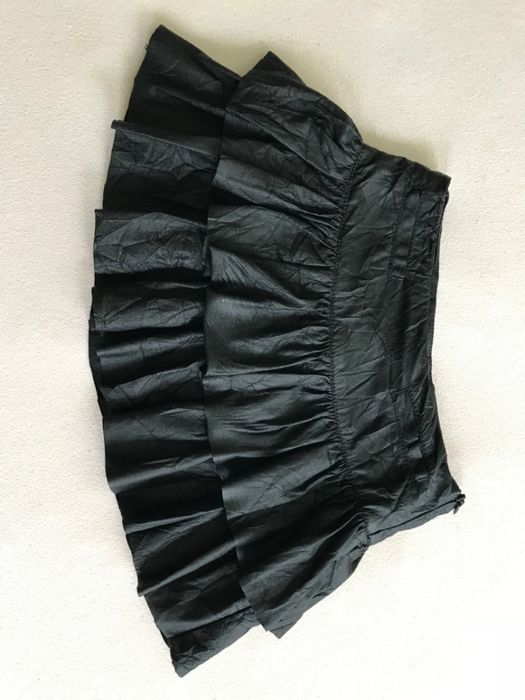 Пола от еко кожа на ZARA