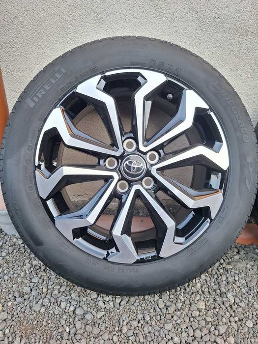 Jante Toyota Yaris Cross 7.0x17 et 50 5x114,3 Anvelope 215/55r17