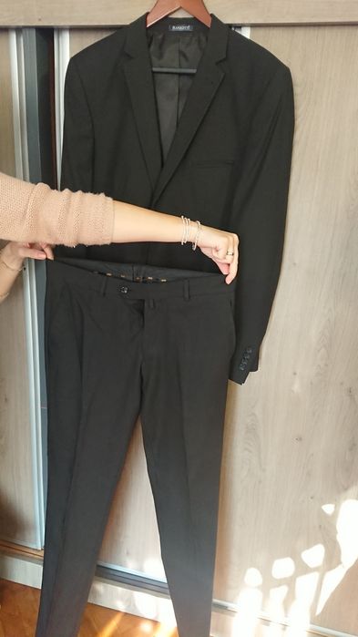 Мъжки официален костюм