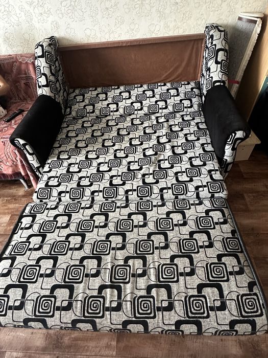 Продам диван срочно