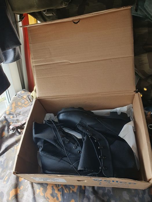 De vânzare: Bocanci originali U.S. Army WELLCO Jungle – Negri – Mărime