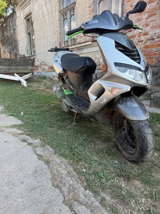 Pegeot Speedfight 2 2t vand are o problema prinde aer fals la toba trebuie poxipol