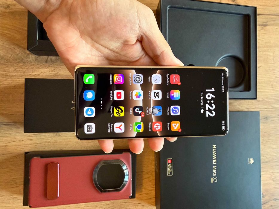 Срочно продам Huawei Mate X7