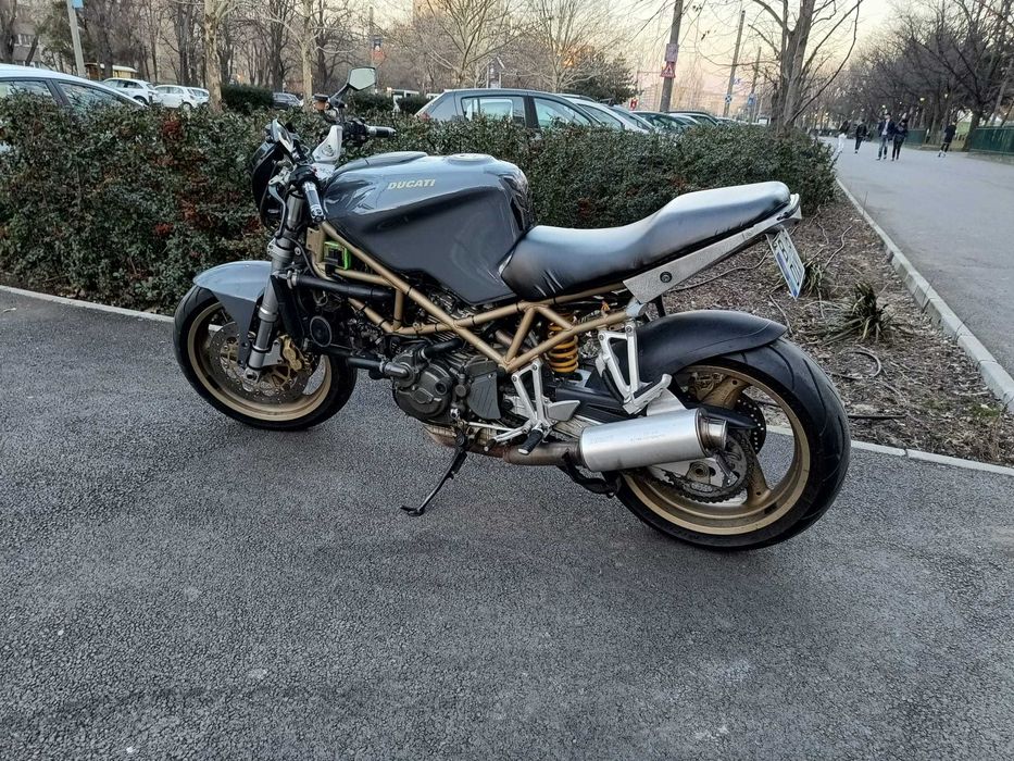 Vând Ducati ST2 urgent