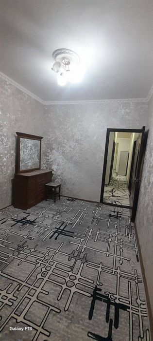 Шахар марказида жойлашган 3 хонали  квартира сотилади