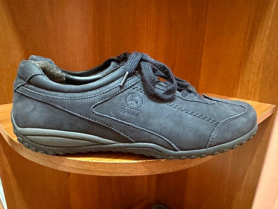 Продам кроссовки