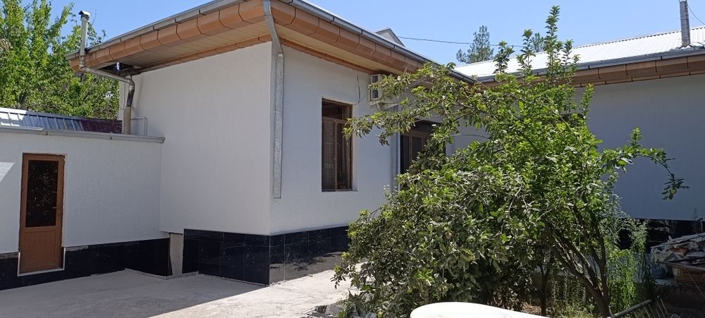 Горбольница 5-соток срочно продаётся дом.
