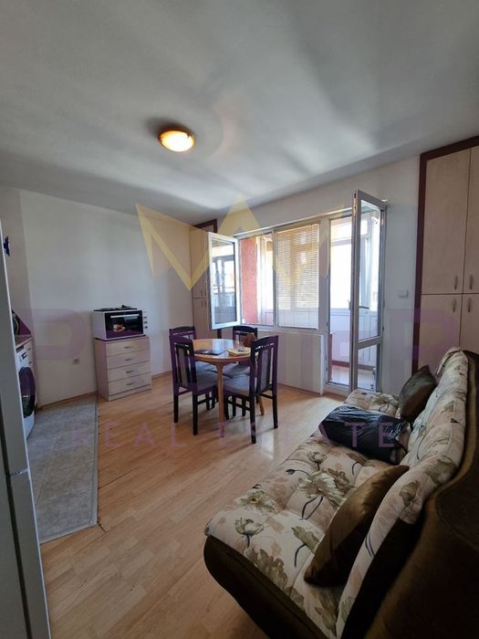 Дава се под наем Двустаен апартамент в Варна, Зимно кино Тракия - 48 кв.м за 433.5 € - Снимка #2