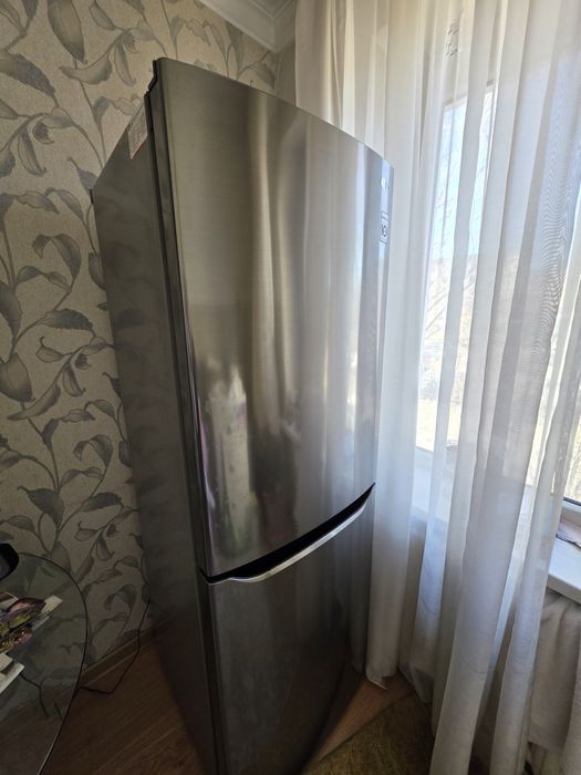 LG холодильник новый