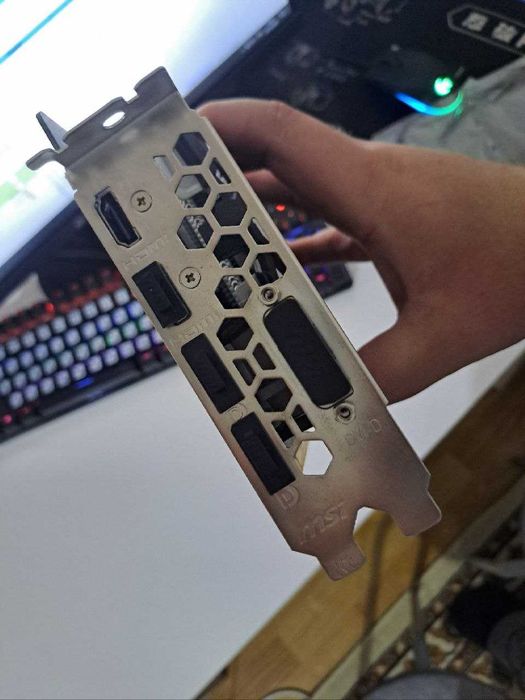 Срочно продам видеокарту 1060 3gb