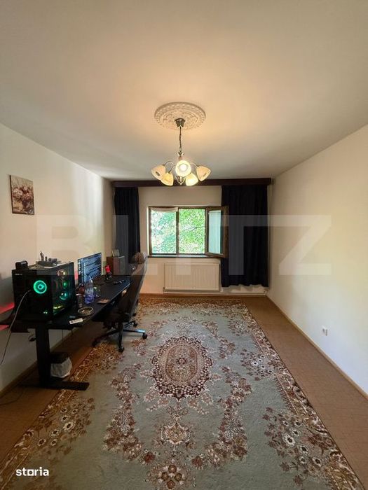 Apartament 3 camere, decomandat, etaj 2/4, 64.70 mp, zona Piata Centra