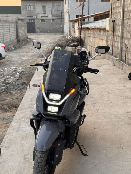 Mototsikl sotiladi Arrivo 700