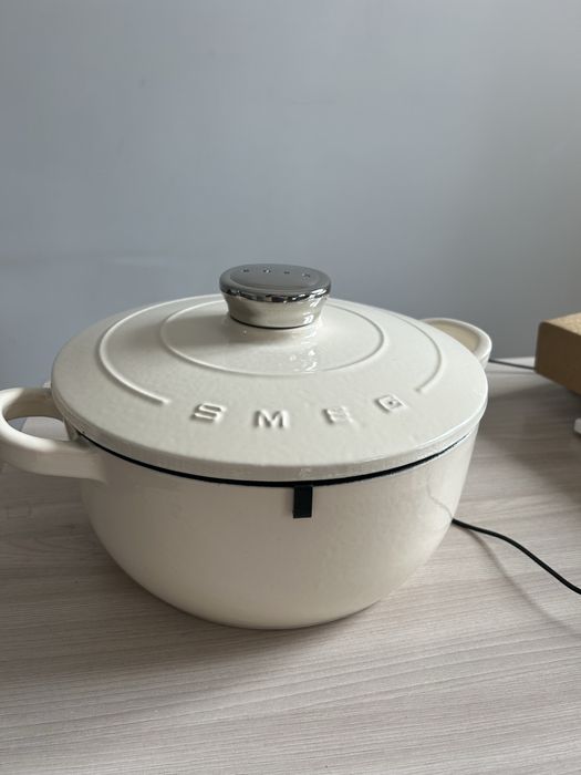 Smeg чугун казан бежевый