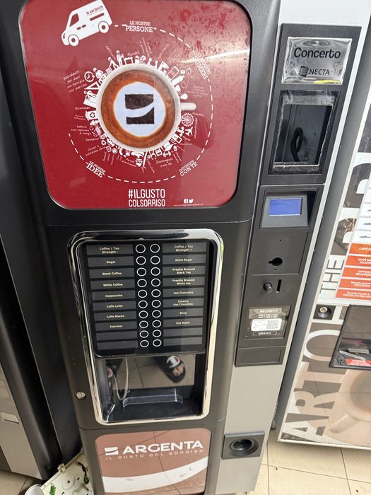 Necta Concerto boabe+capsule aparat vending automat