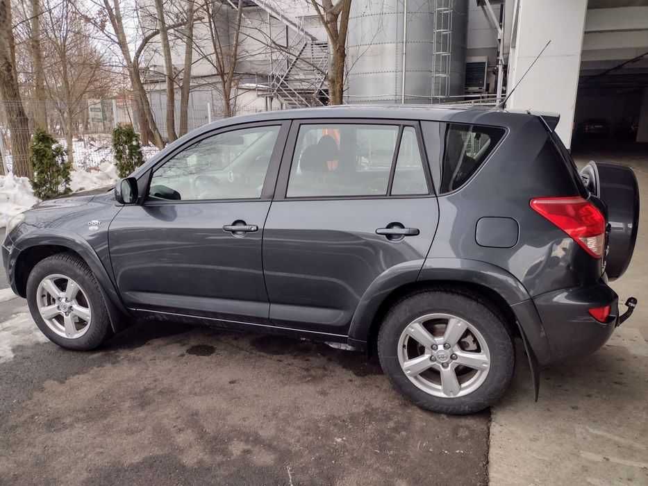 Vând Toyota rav 4