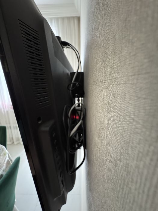 Телевизор hisense продам