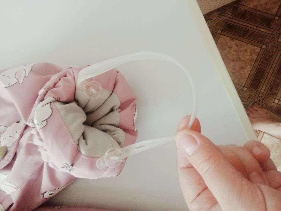 Продам детский зимний комбинезон на девочку