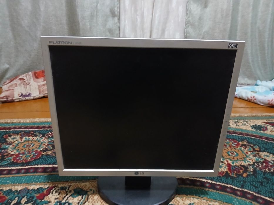 Монитор LG рабочий