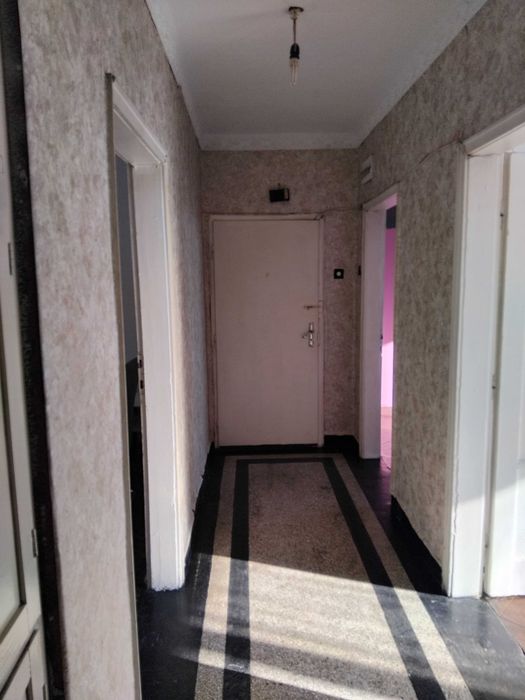 Дава се под наем Двустаен апартамент в Шумен, Център - 64 кв.м за 178.5 € - Снимка #9